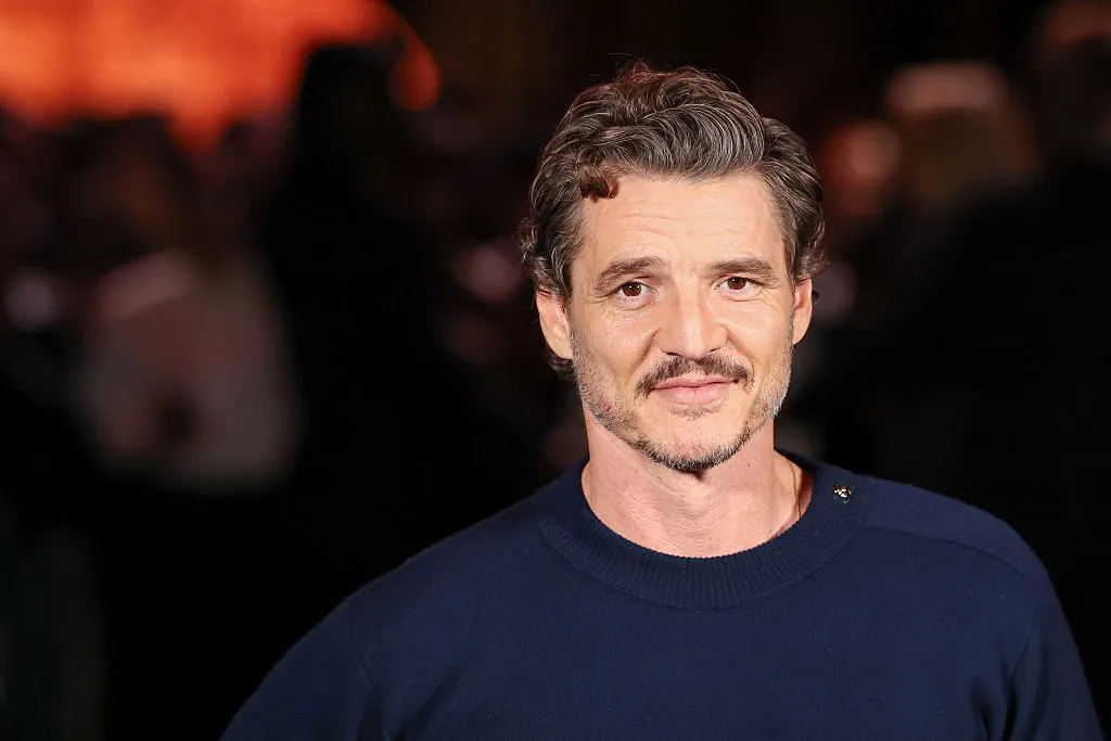 De Noche — Pedro Pascal